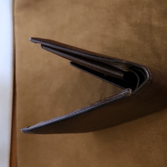 Louis Vuitton Brown Epi Bifold Wallet - Picture 11 of 15